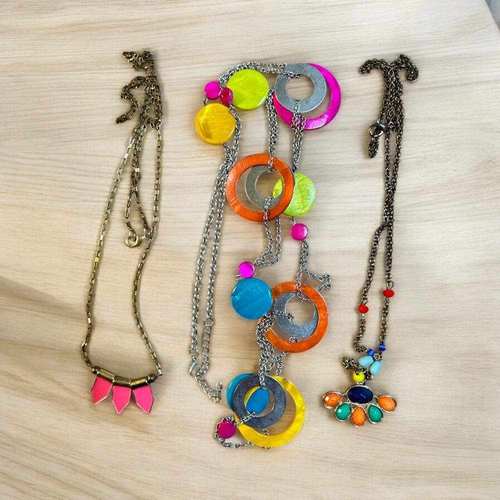 Colorful necklace lot of 3